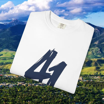 Stylish Unisex T-Shirt with Bold 41 Graphic and Paw Print, Perfect for Gameday and Tailgates.