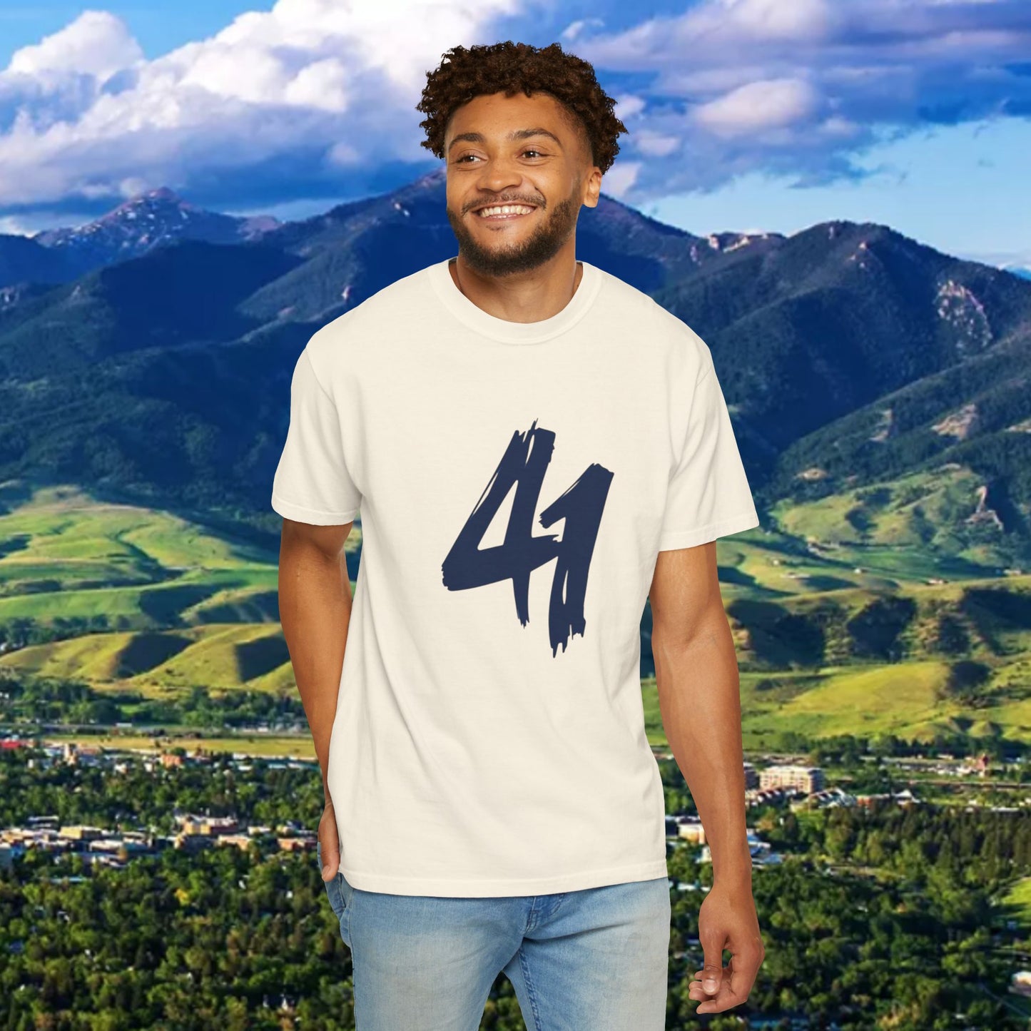 Stylish Unisex T-Shirt with Bold 41 Graphic and Paw Print, Perfect for Gameday and Tailgates.