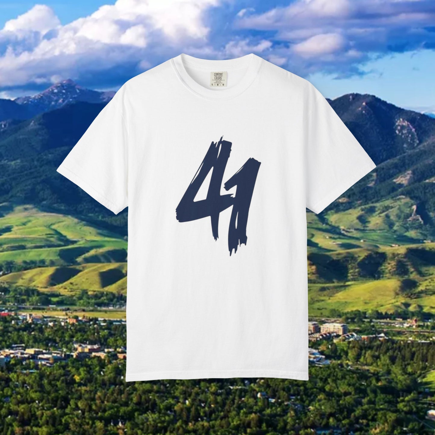 Stylish Unisex T-Shirt with Bold 41 Graphic and Paw Print, Perfect for Gameday and Tailgates.