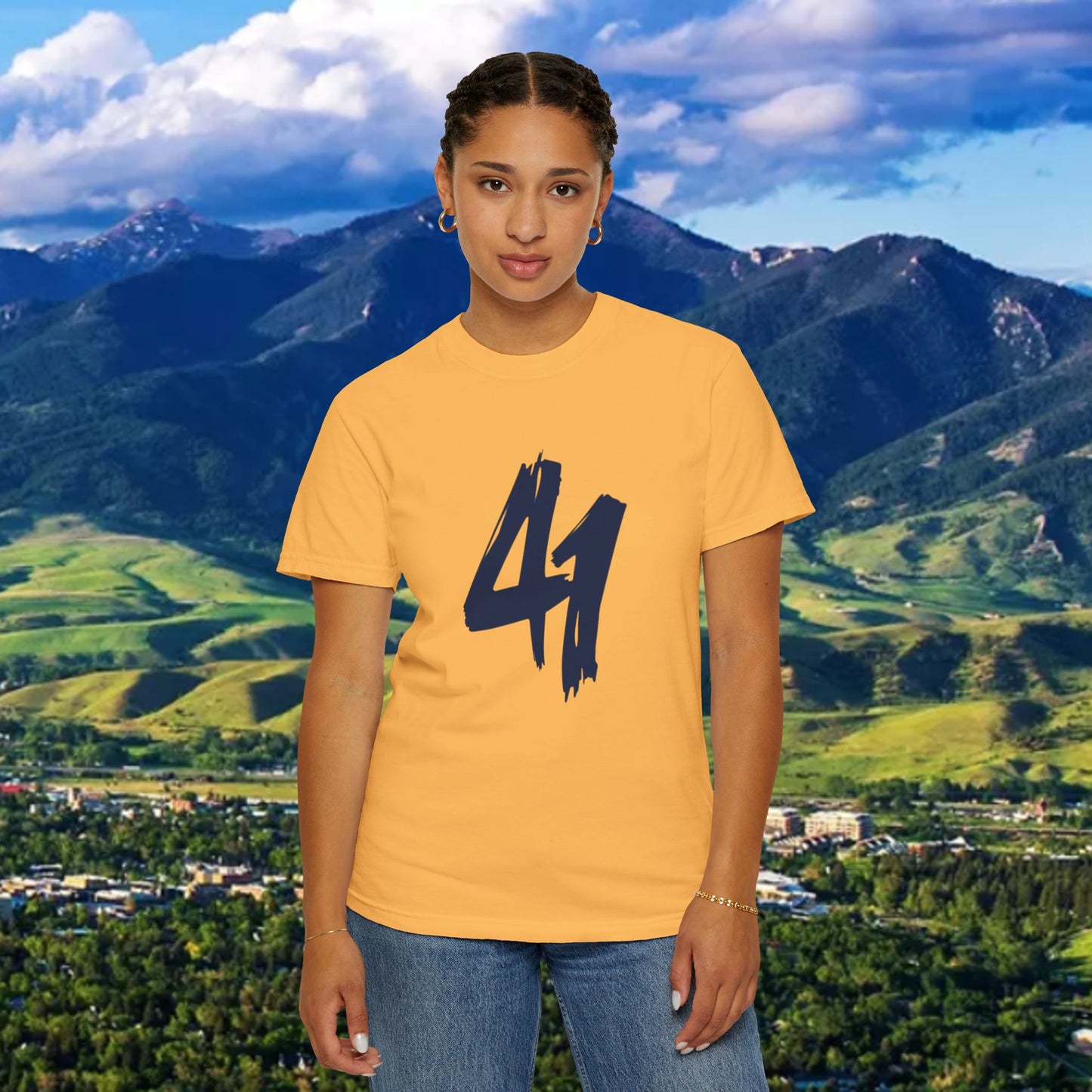 Stylish Unisex T-Shirt with Bold 41 Graphic and Paw Print, Perfect for Gameday and Tailgates.