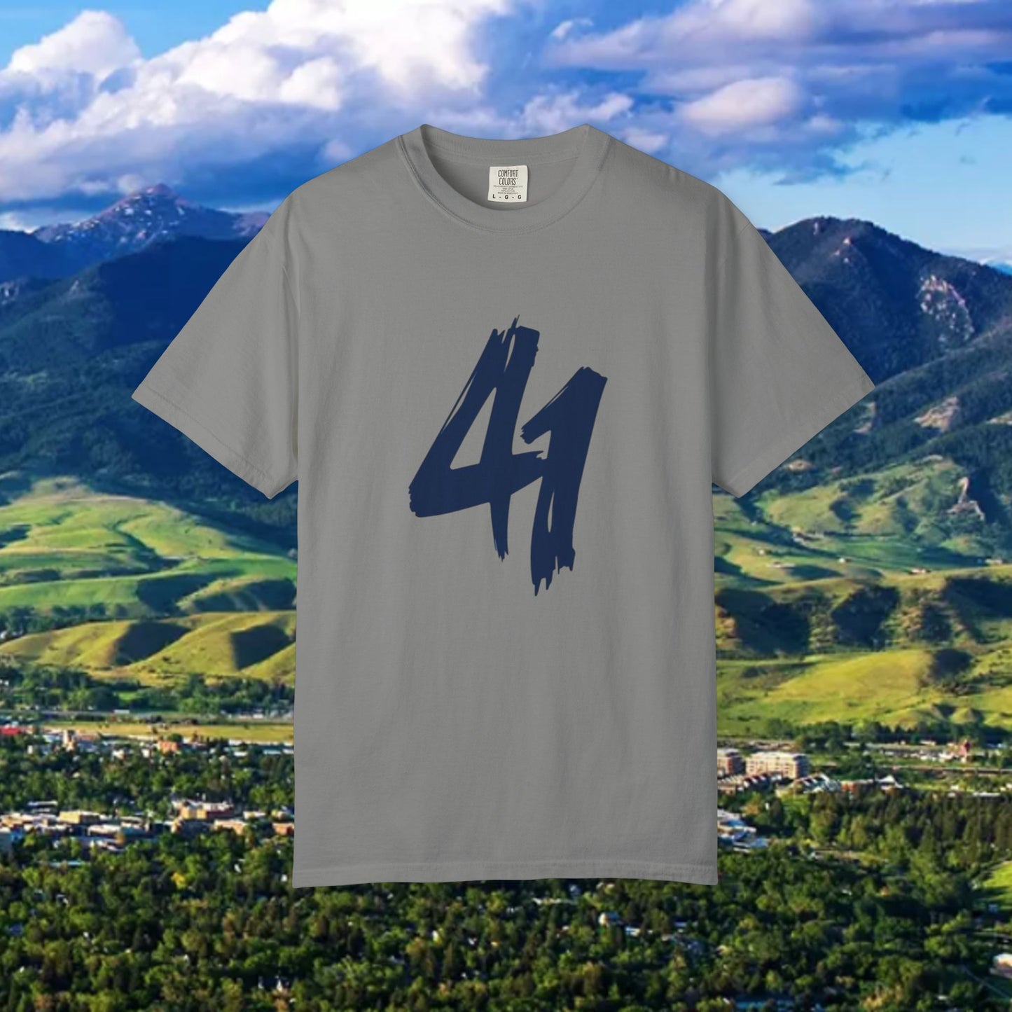 Stylish Unisex T-Shirt with Bold 41 Graphic and Paw Print, Perfect for Gameday and Tailgates.