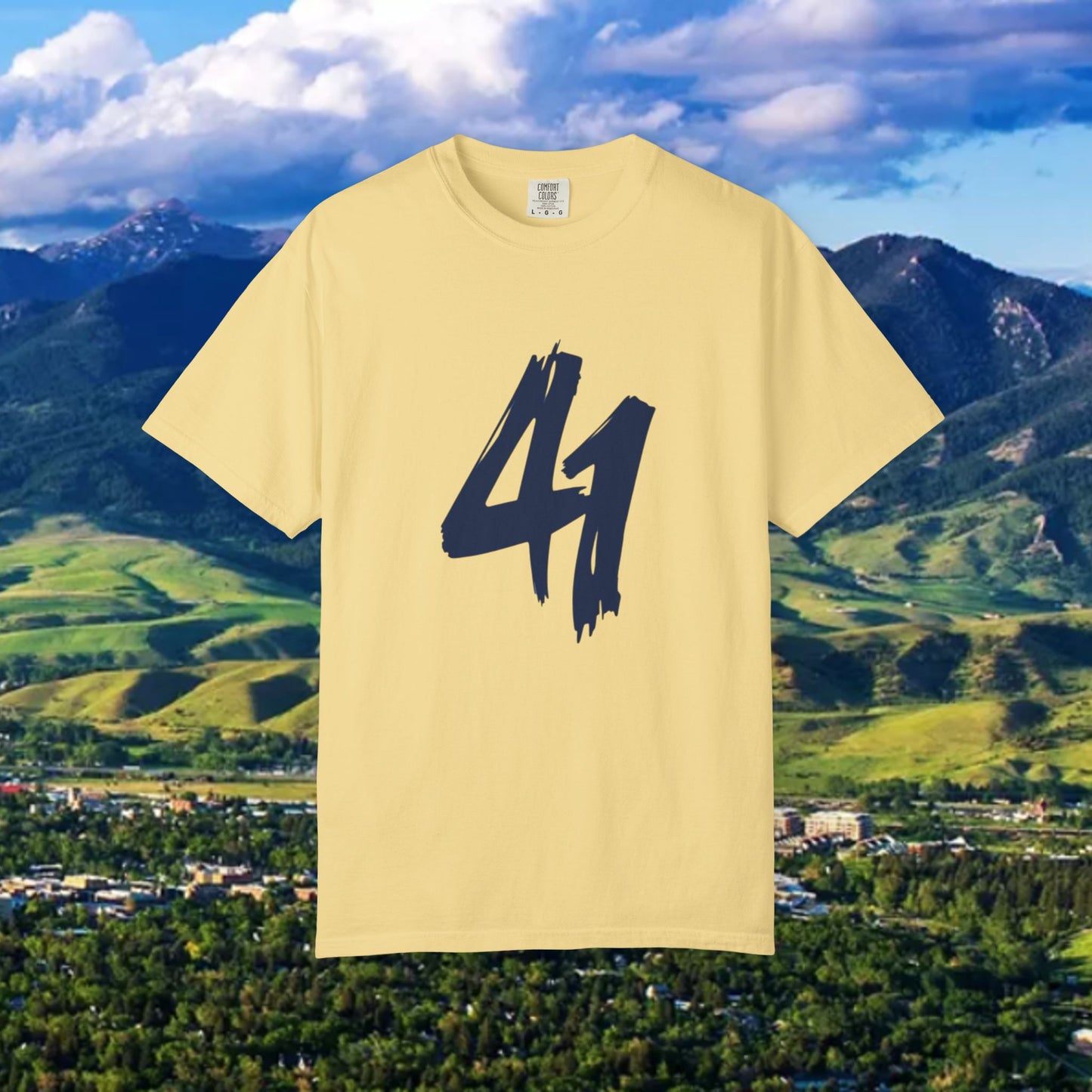 Stylish Unisex T-Shirt with Bold 41 Graphic and Paw Print, Perfect for Gameday and Tailgates.