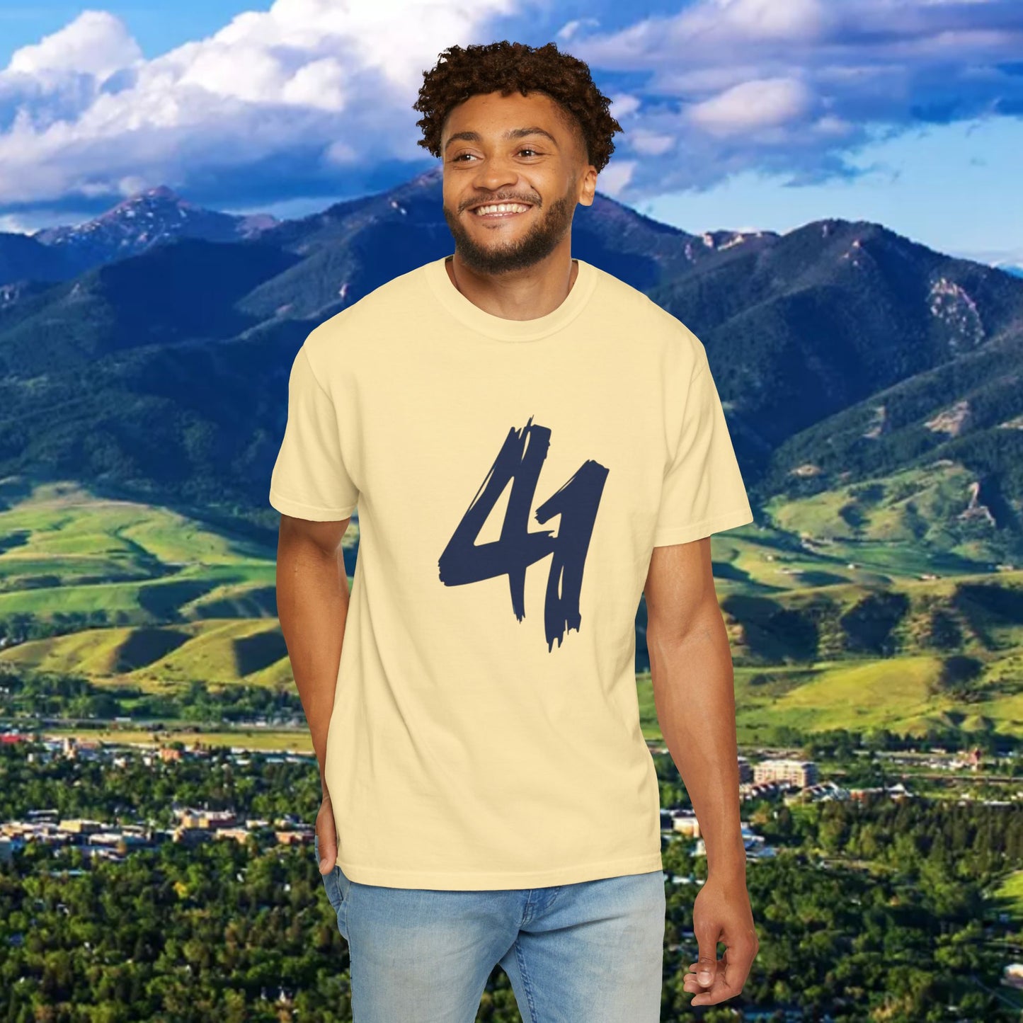 Stylish Unisex T-Shirt with Bold 41 Graphic and Paw Print, Perfect for Gameday and Tailgates.