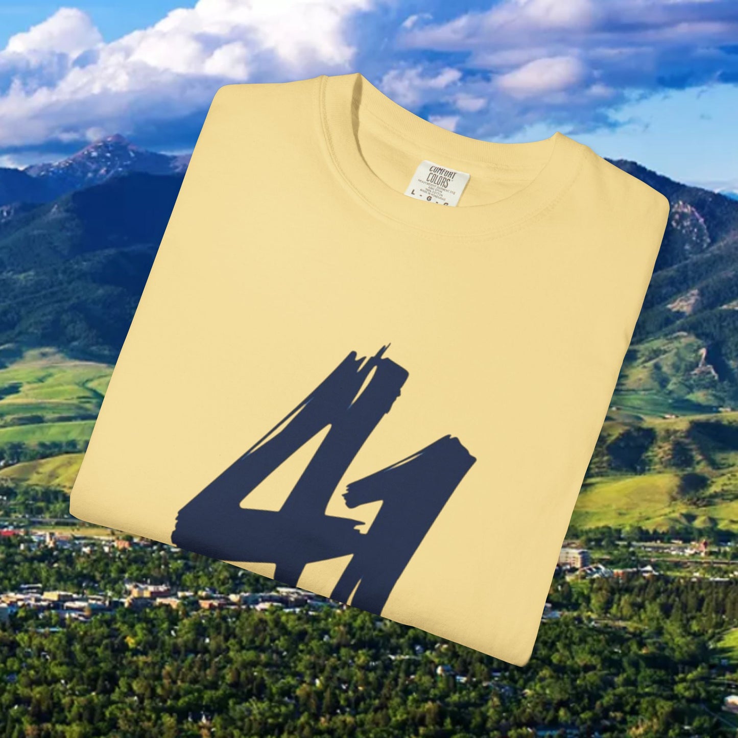 Stylish Unisex T-Shirt with Bold 41 Graphic and Paw Print, Perfect for Gameday and Tailgates.