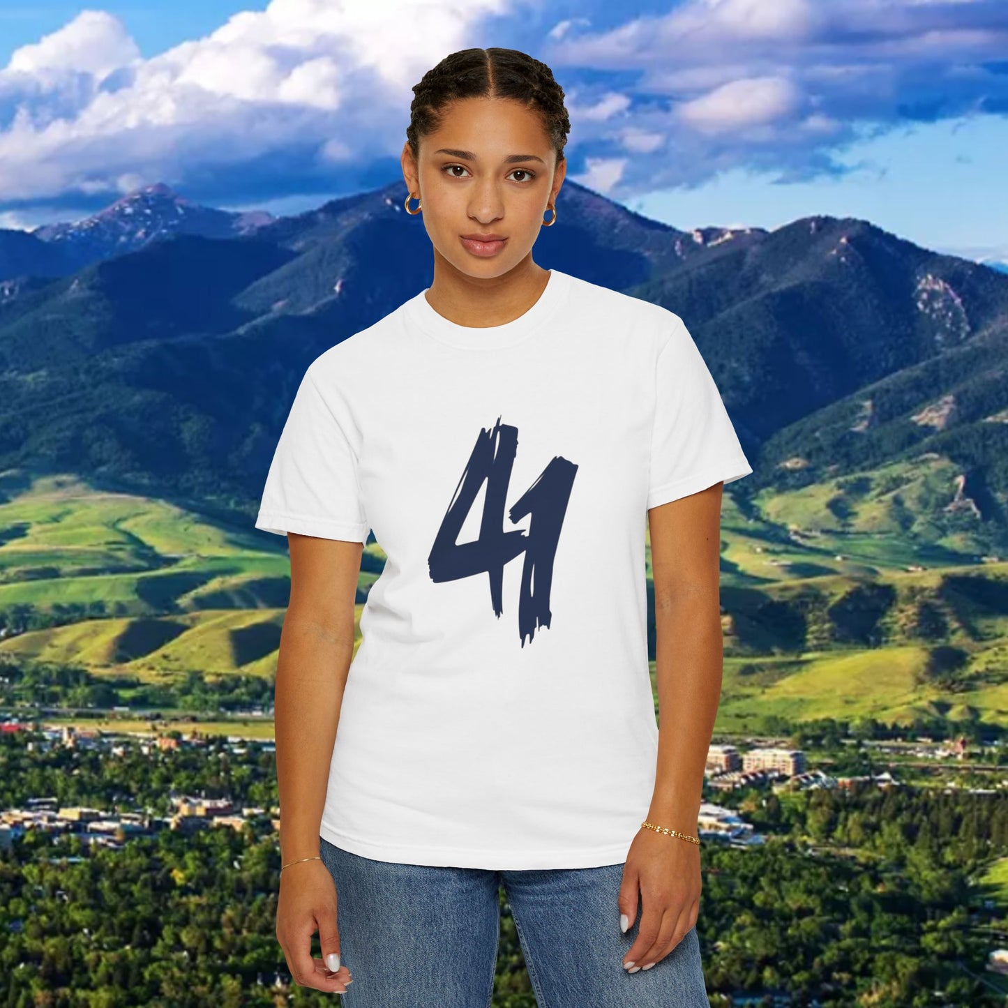 Stylish Unisex T-Shirt with Bold 41 Graphic and Paw Print, Perfect for Gameday and Tailgates.