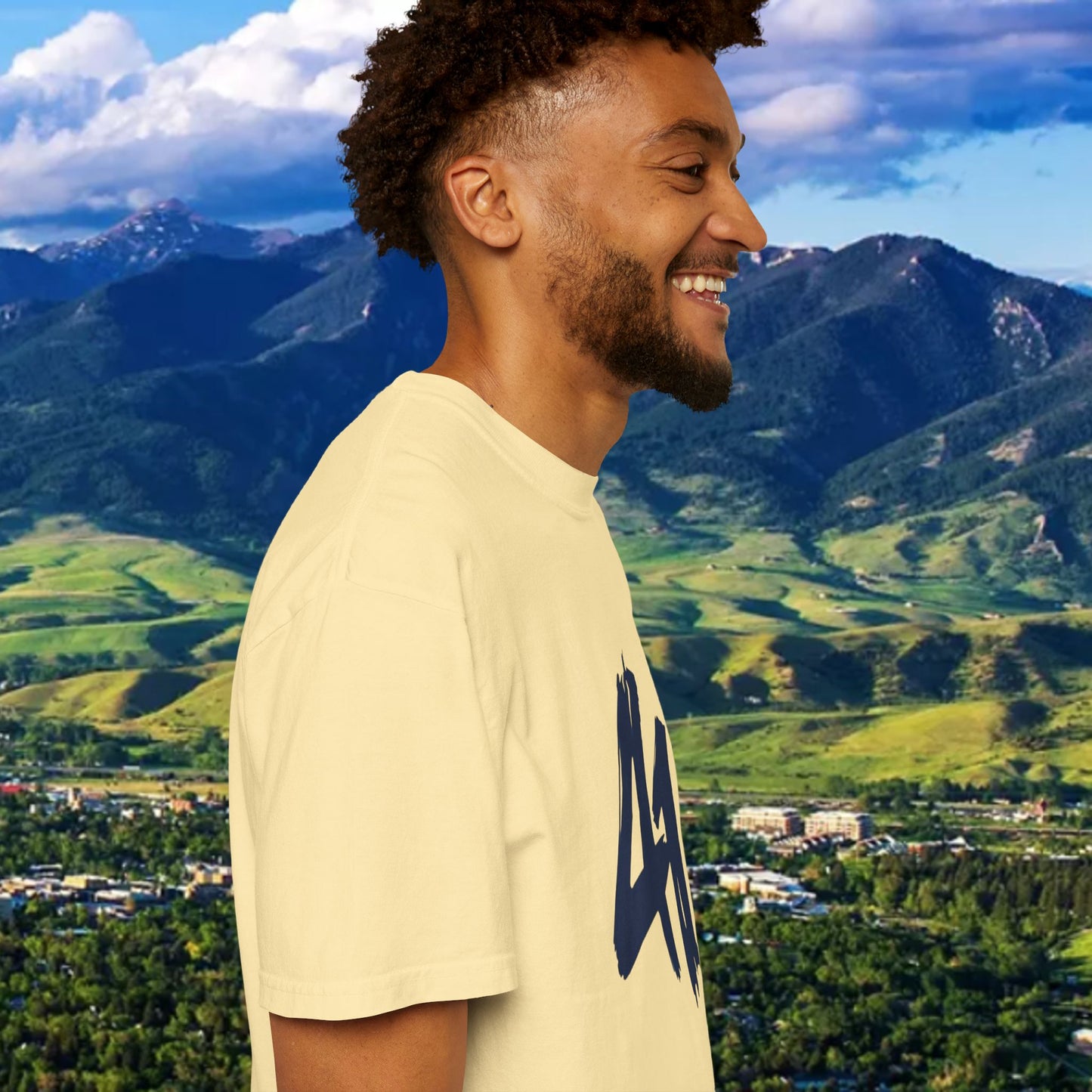 Stylish Unisex T-Shirt with Bold 41 Graphic and Paw Print, Perfect for Gameday and Tailgates.